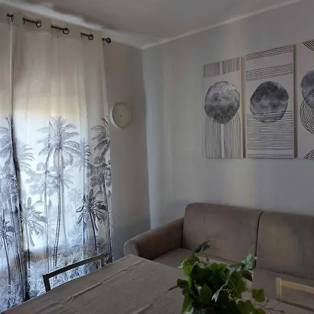 With Terrace And Parking דירה *