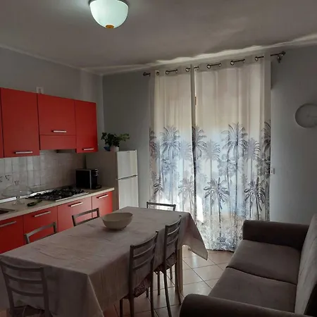 With Terrace And Parking דירה רוסולינה